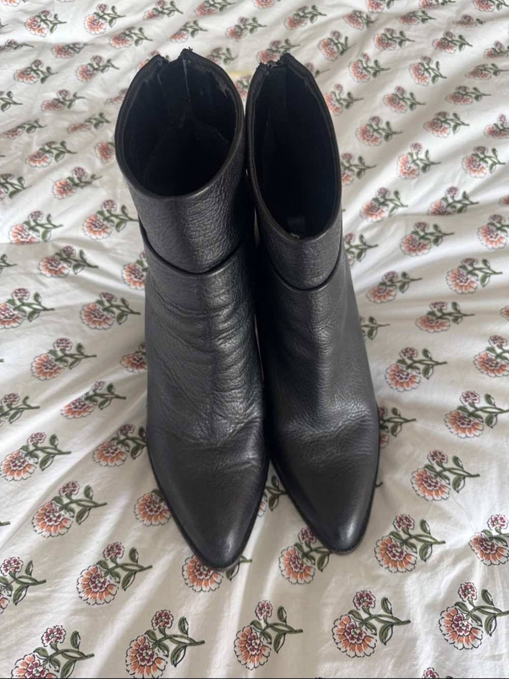 Beautiful Aldo Black Pointed-Toe Leather Ankle Booties